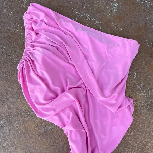 Norma Kamali Pink One-Shoulder Diana Top size medium